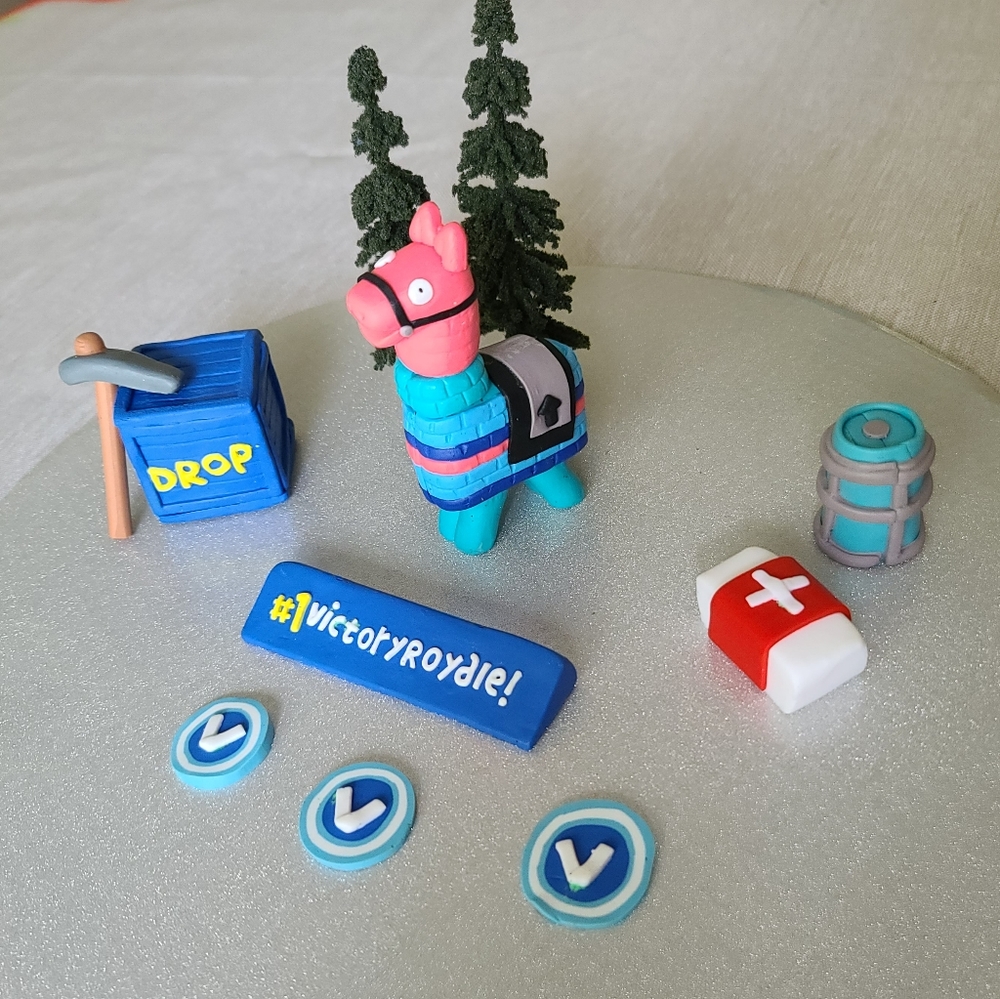 Fortnite Cake Decor!